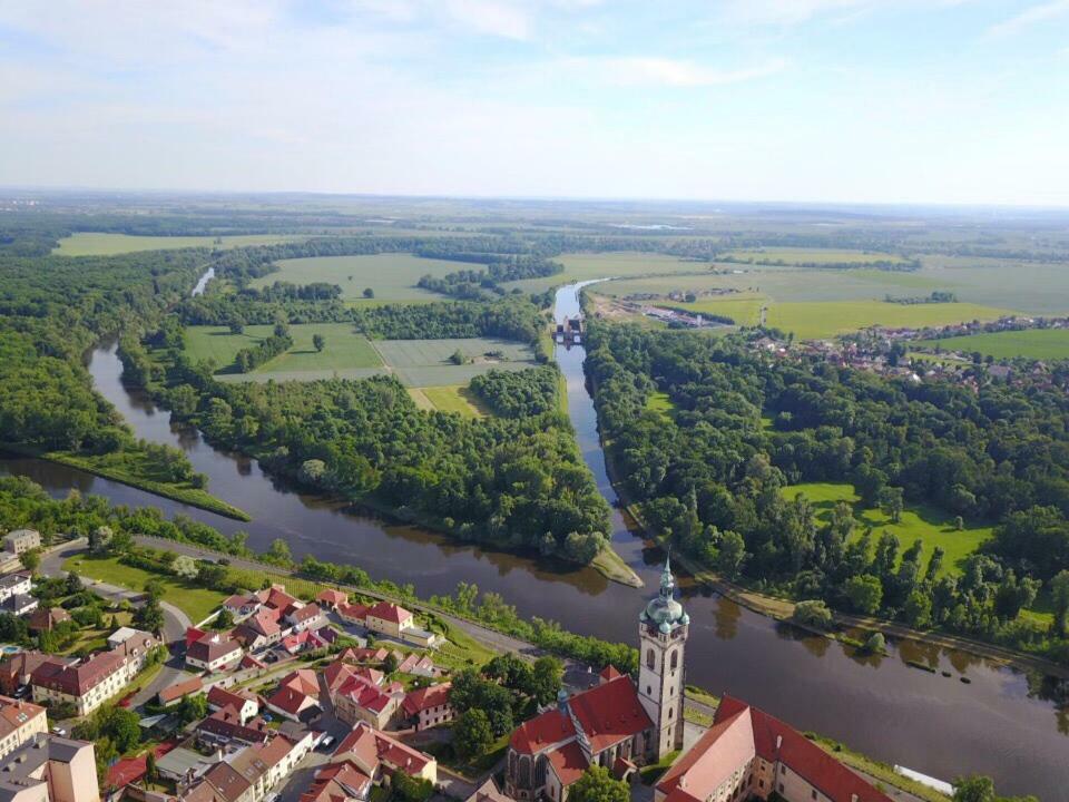 Krejcovstvi Apartment Mělník Екстериор снимка